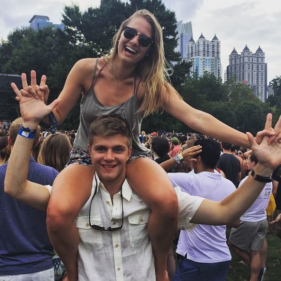 Meet your Posher, Sara - Picture 1 of 1